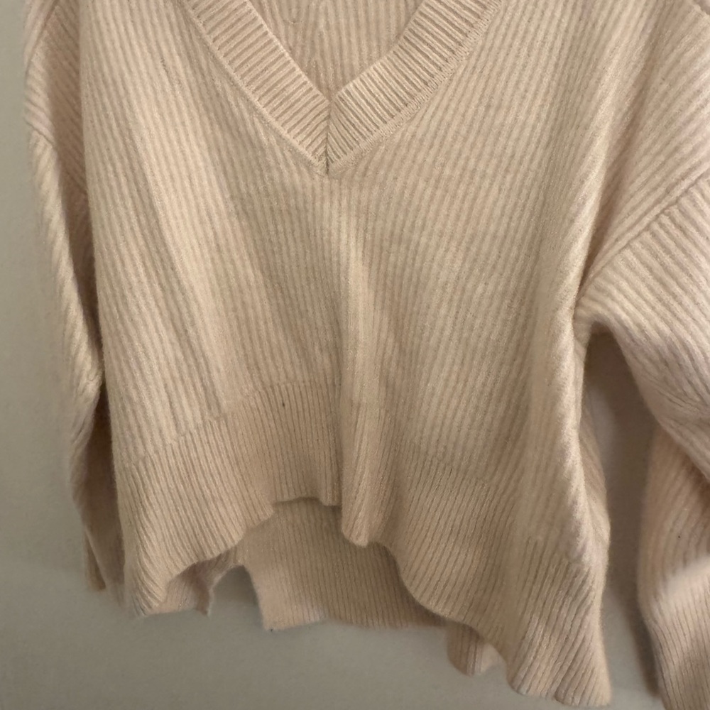 Rag and Bone Cashmere V-Neck Ribbed Cream Sweater - Picture 5 of 6